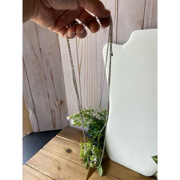 Three chain connected triangle necklace - Picture 7 of 10